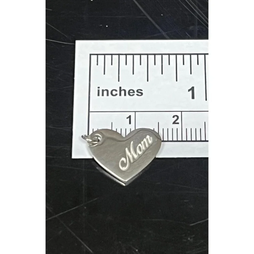 Silver‎ Tone Heart Mom Script Pendant Charm Polished Metal Jewelry